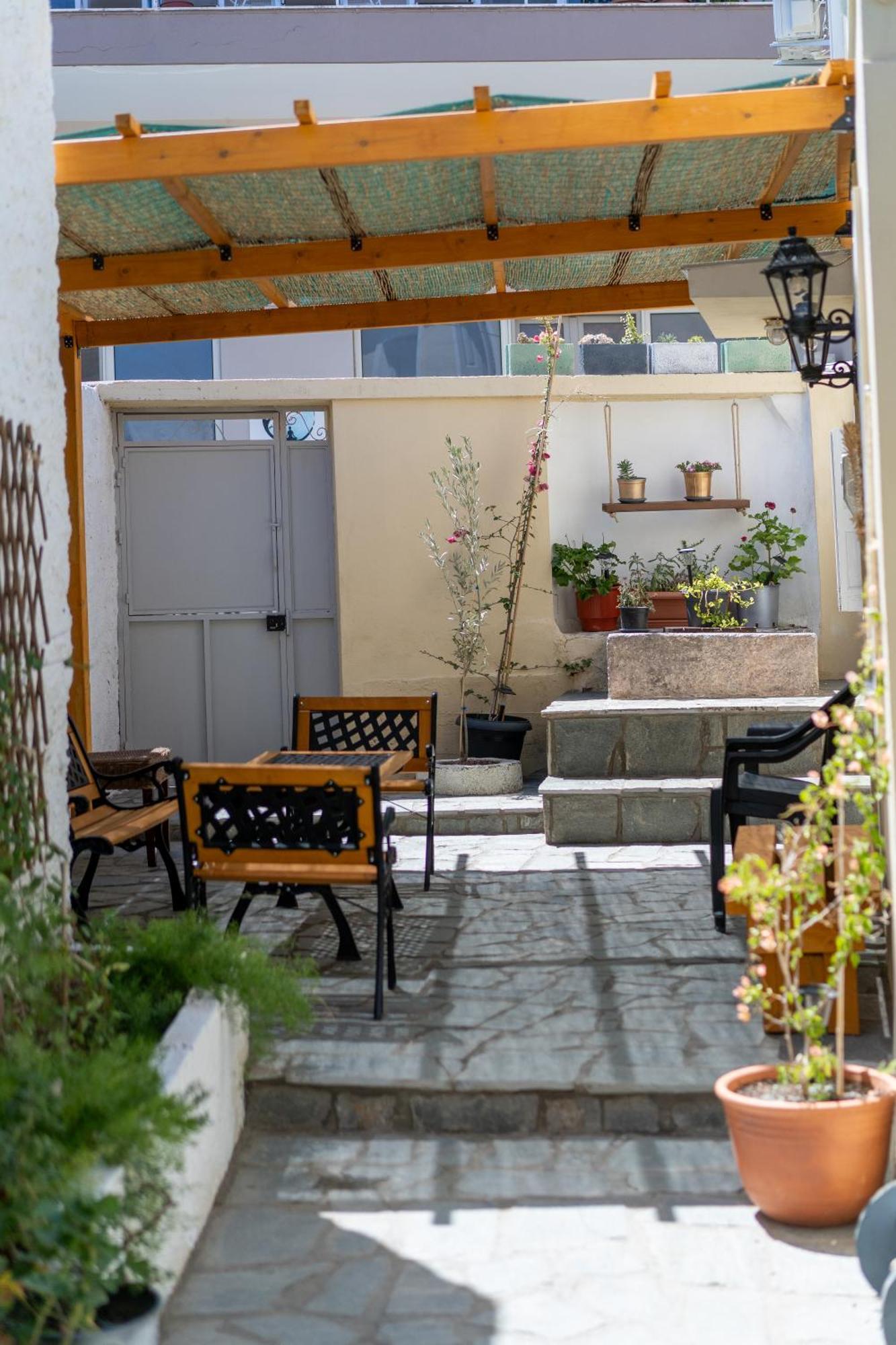 Spacious Home With Yard, Mytilene Lesvos Exterior foto