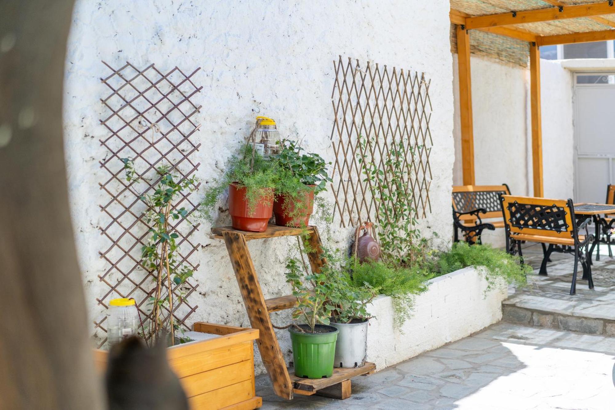 Spacious Home With Yard, Mytilene Lesvos Exterior foto