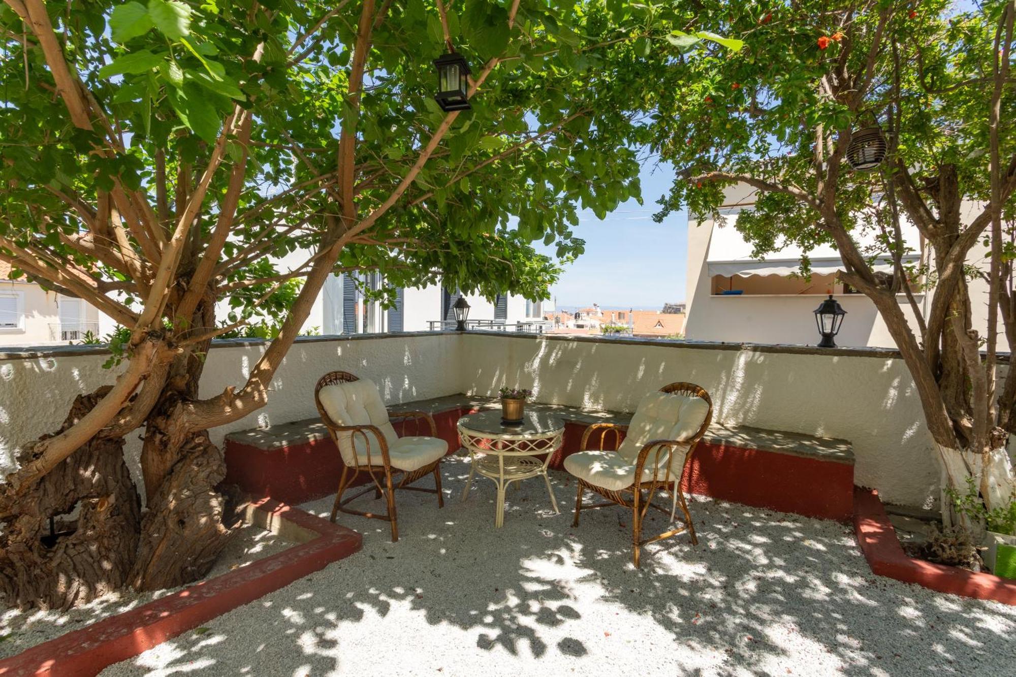 Spacious Home With Yard, Mytilene Lesvos Exterior foto