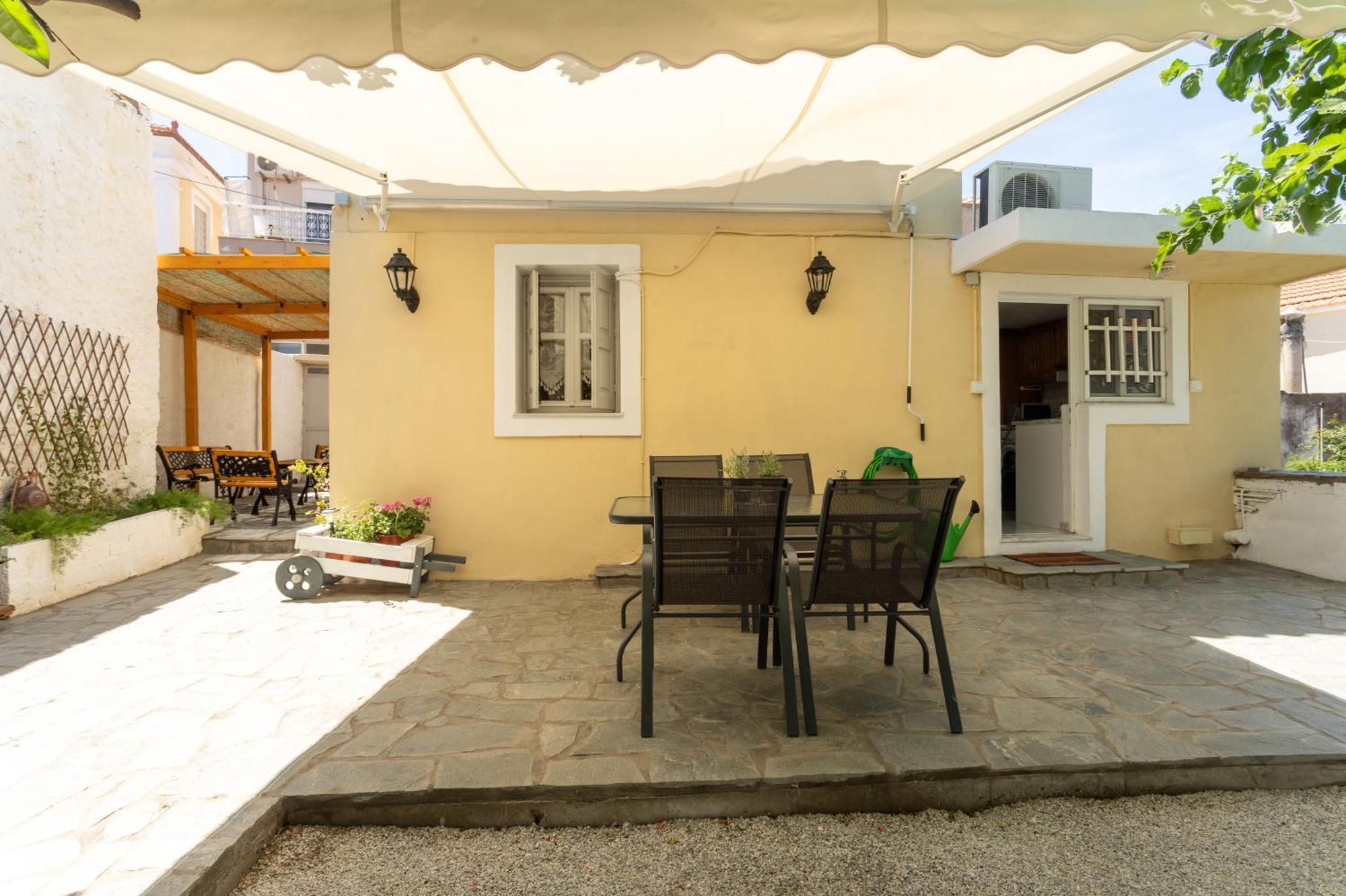 Spacious Home With Yard, Mytilene Lesvos Exterior foto